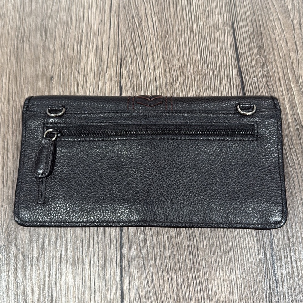 *Incredible Condition* Brighton Interlock Wallet - image 2